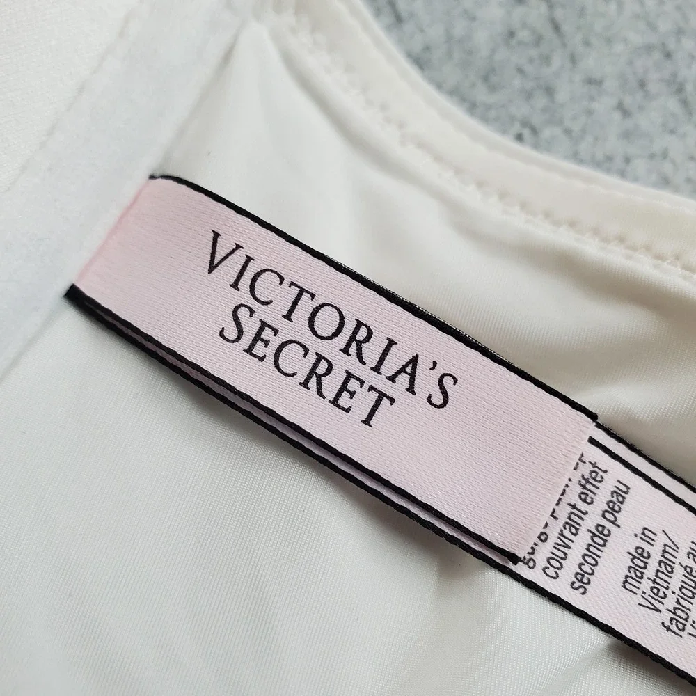 Victoria's Secret Women Bra 34DD White T Shirt Underwired Lace Front Close READ